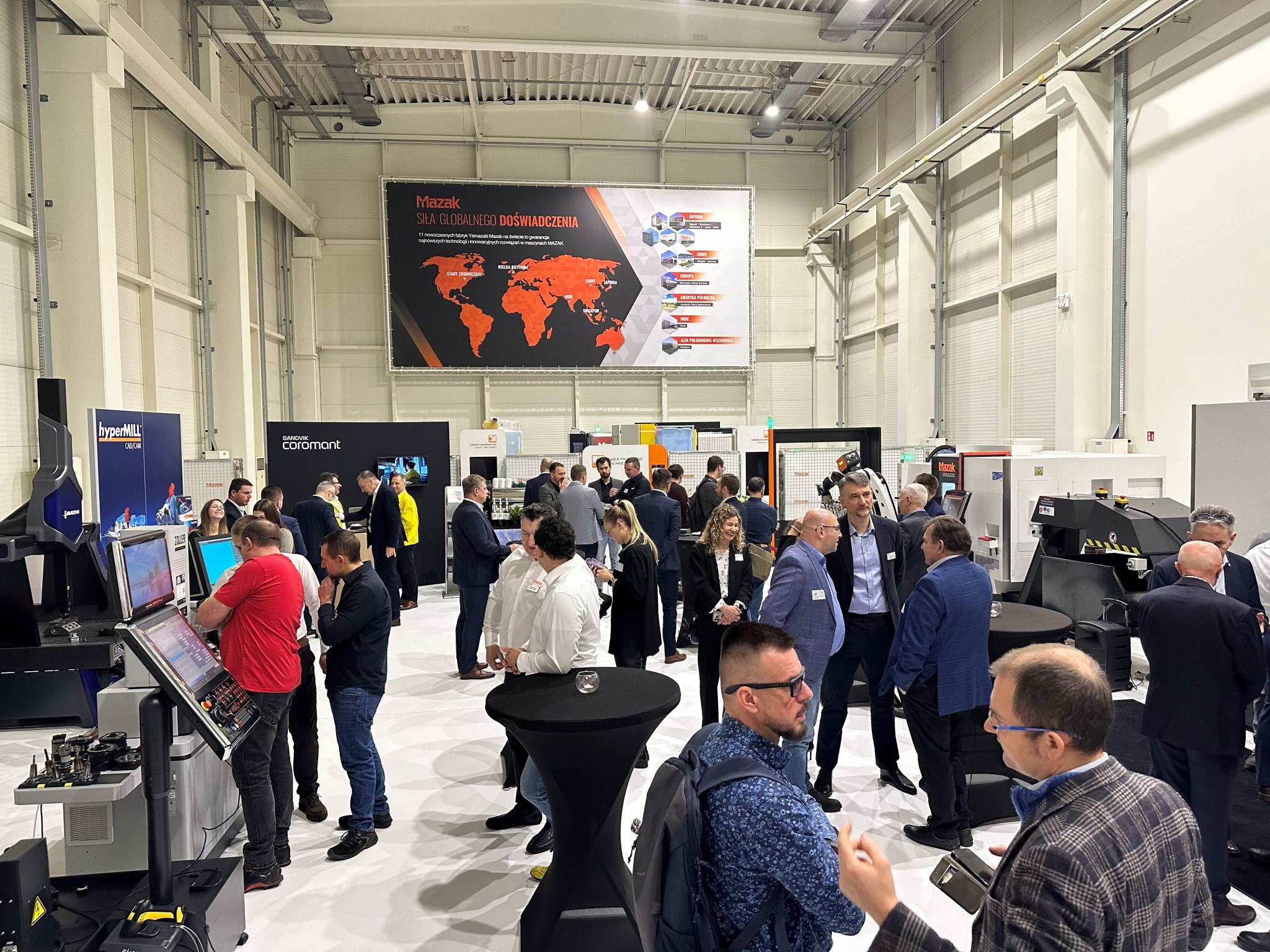 Christmas Open House Mazak – innowacje w świątecznej atmosferze 